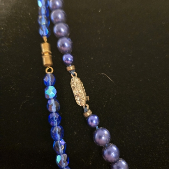 Elegant Blue Beaded Necklace - Picture 4 of 4